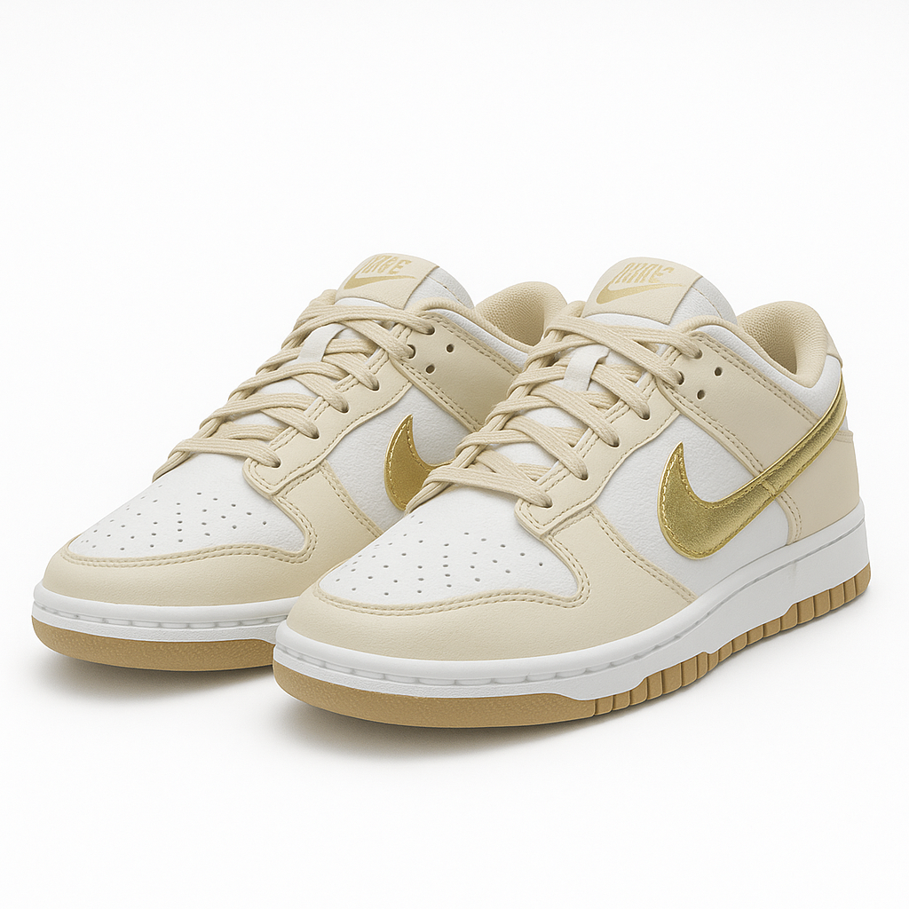 Tênis SB Dunk Low - Metallic Gold