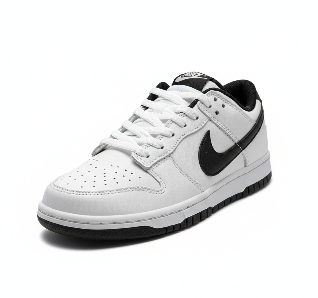 Tênis Nike Dunk – Branco & Preto