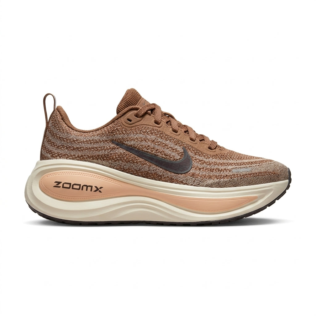 Tênis Nike Vomero Plus - Marrom / Off