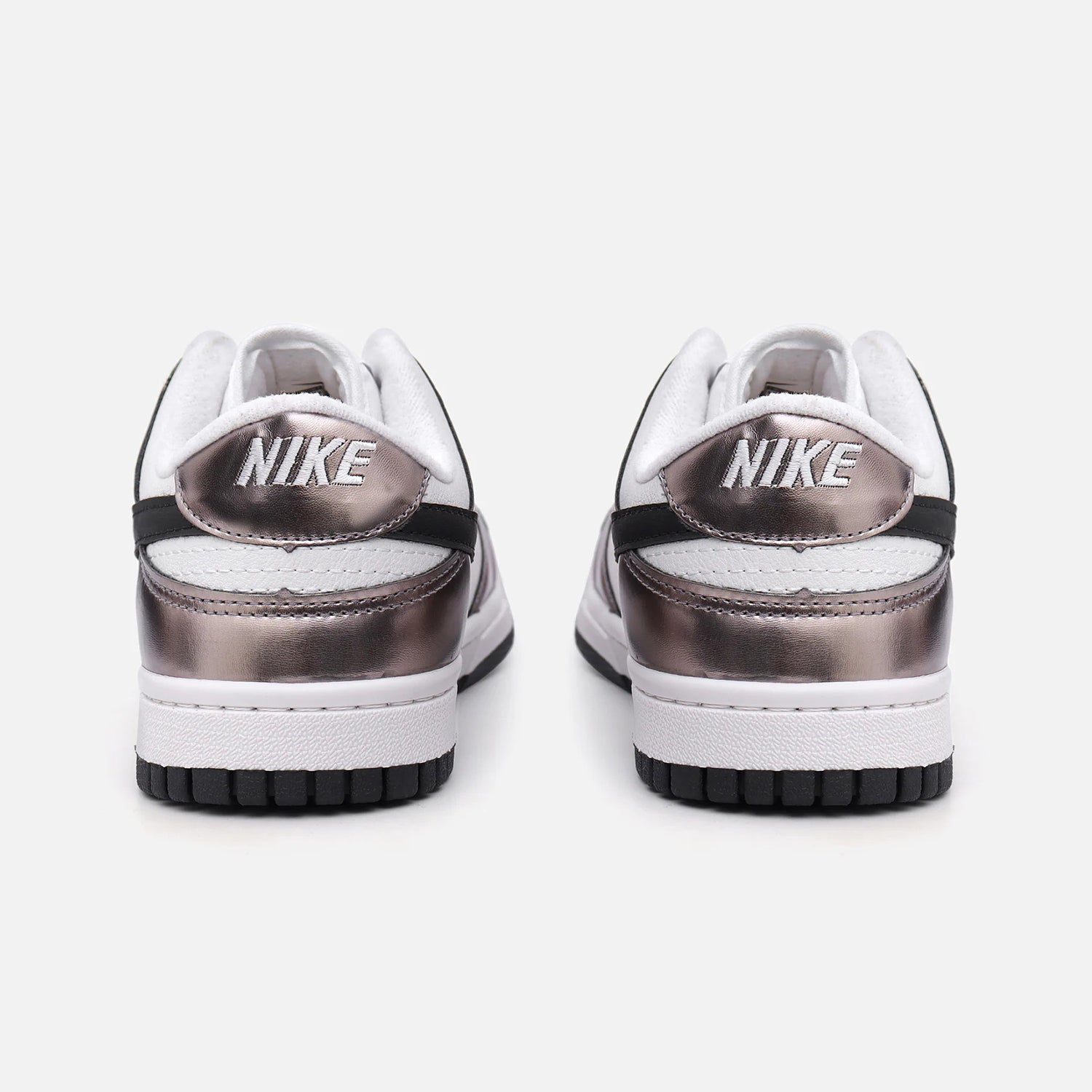 TĂȘnis SB Dunk Low - Prata / Branco