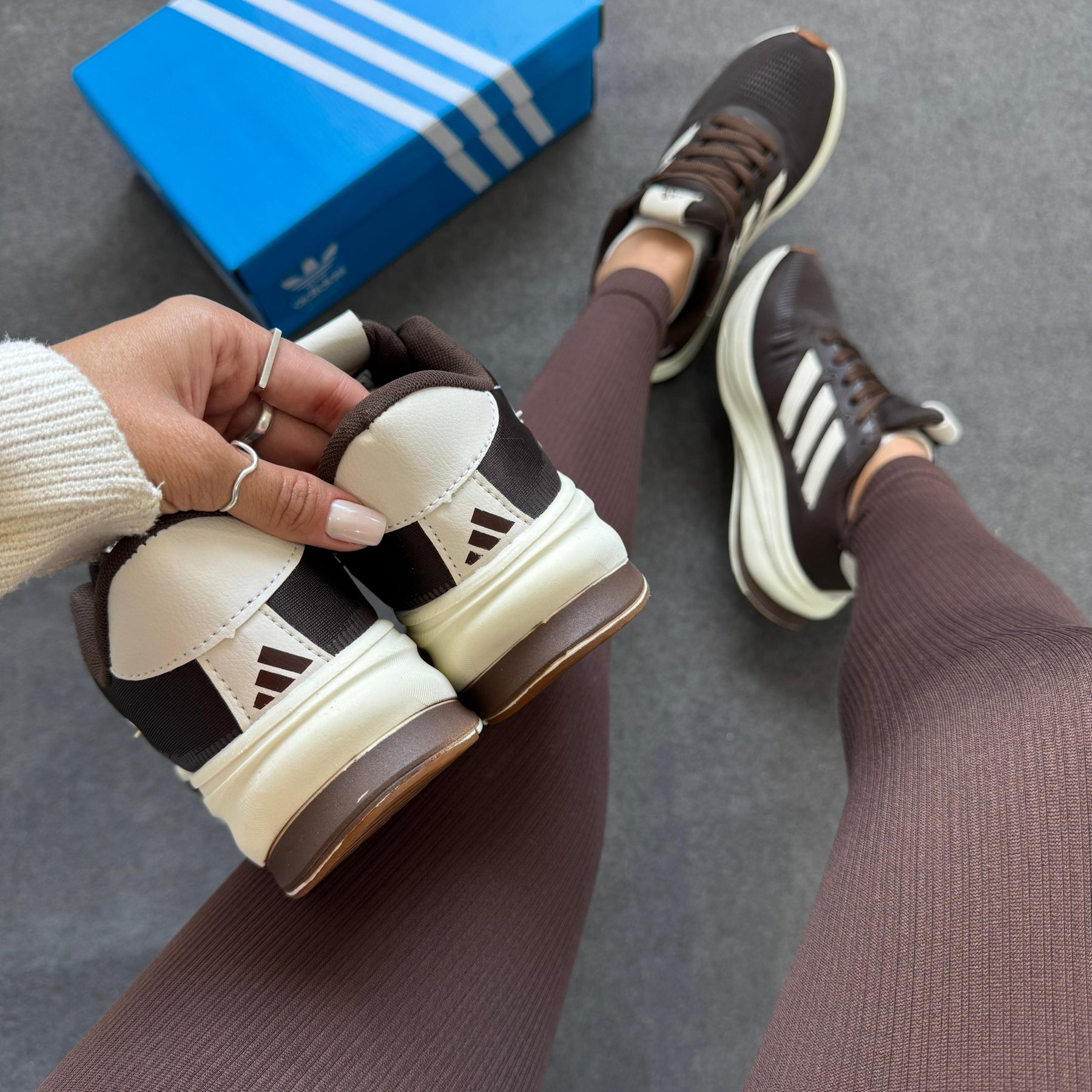 Tênis Adidas Supernova - Café