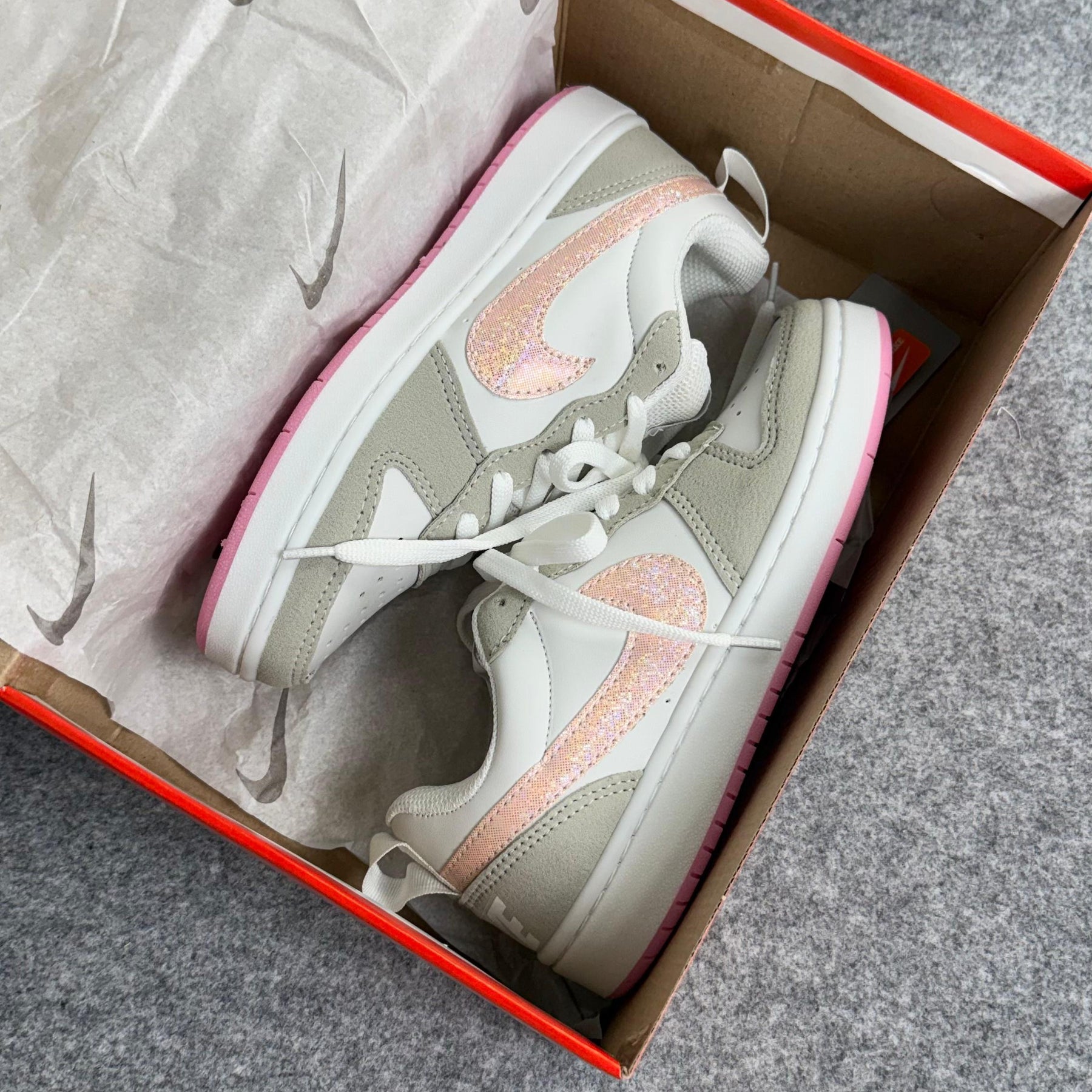 Tênis Nike Court Borough Low Recraft - Linha Luxo - Branco / Rosa