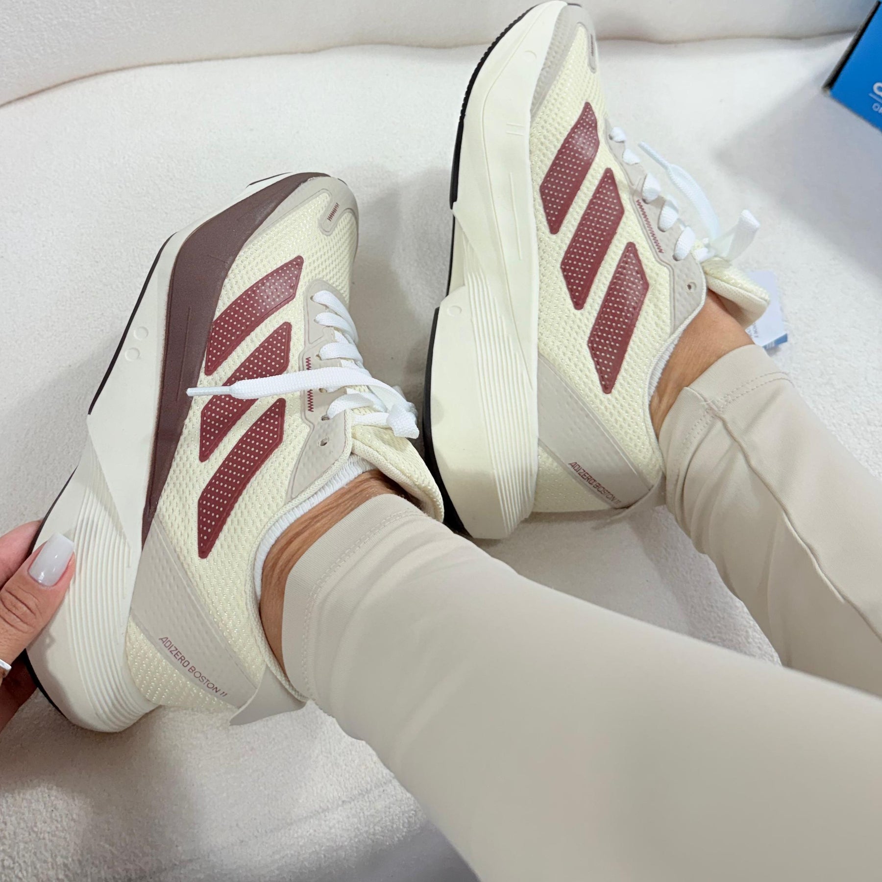 Tênis Adidas Adizero Bonton 11 - Bege - Marrom