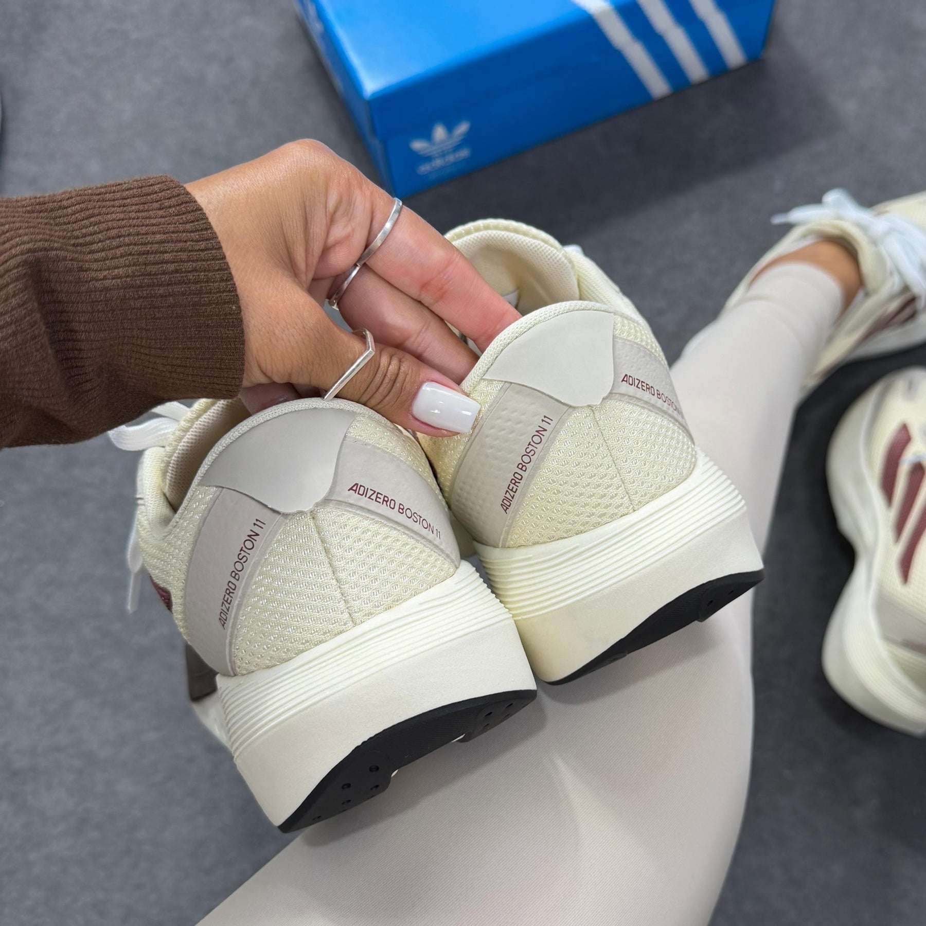 Tênis Adidas Adizero Bonton 11 - Bege - Marrom