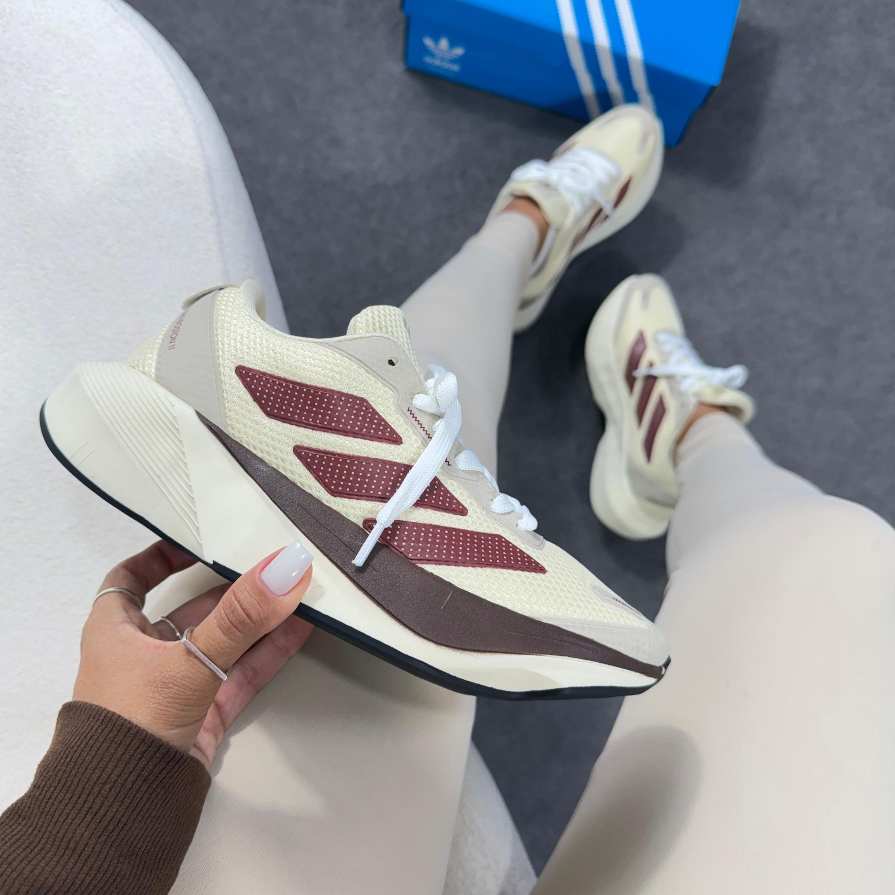 Tênis Adidas Adizero Bonton 11 - Bege - Marrom