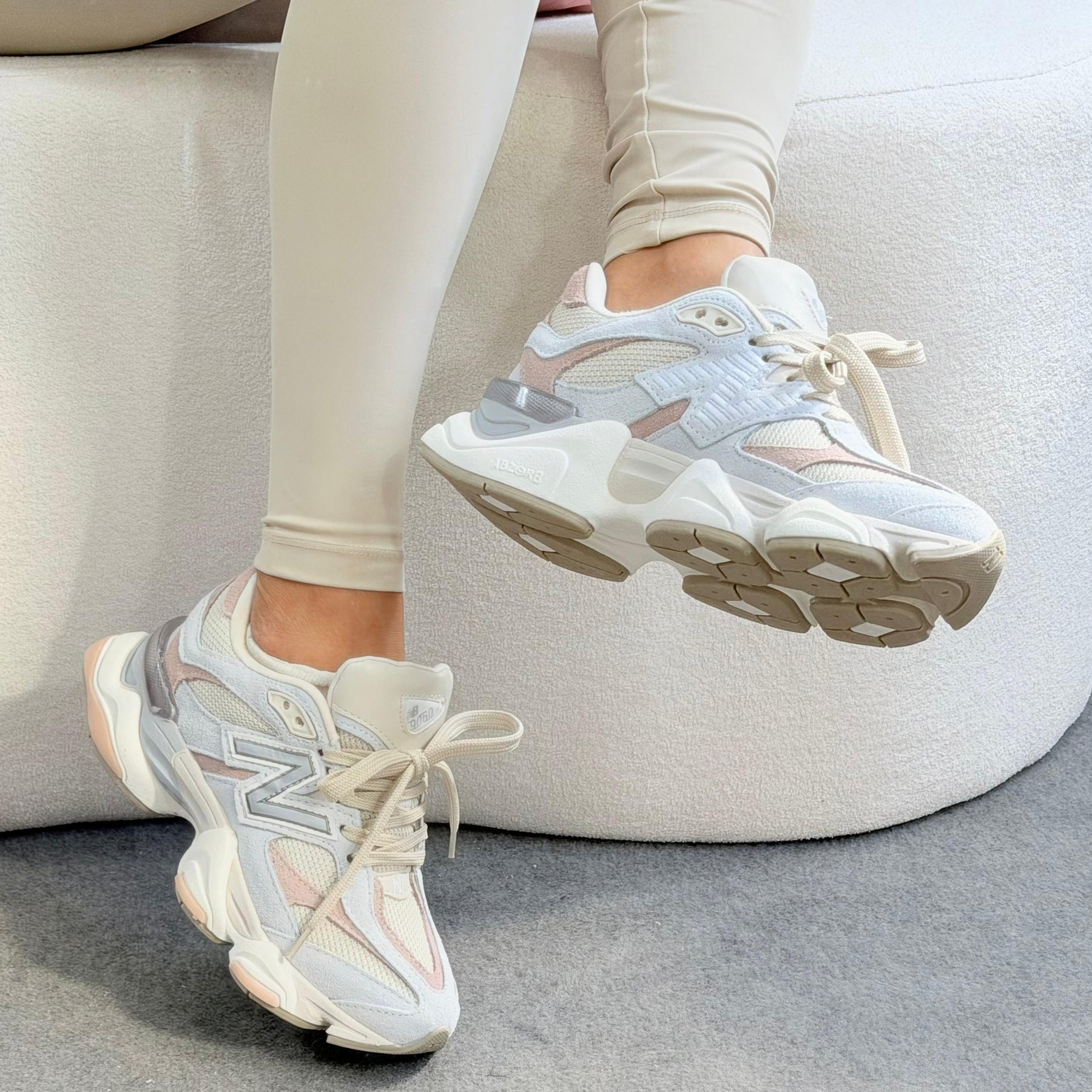 Tênis New Balance 9060 - Cinza / Lilás