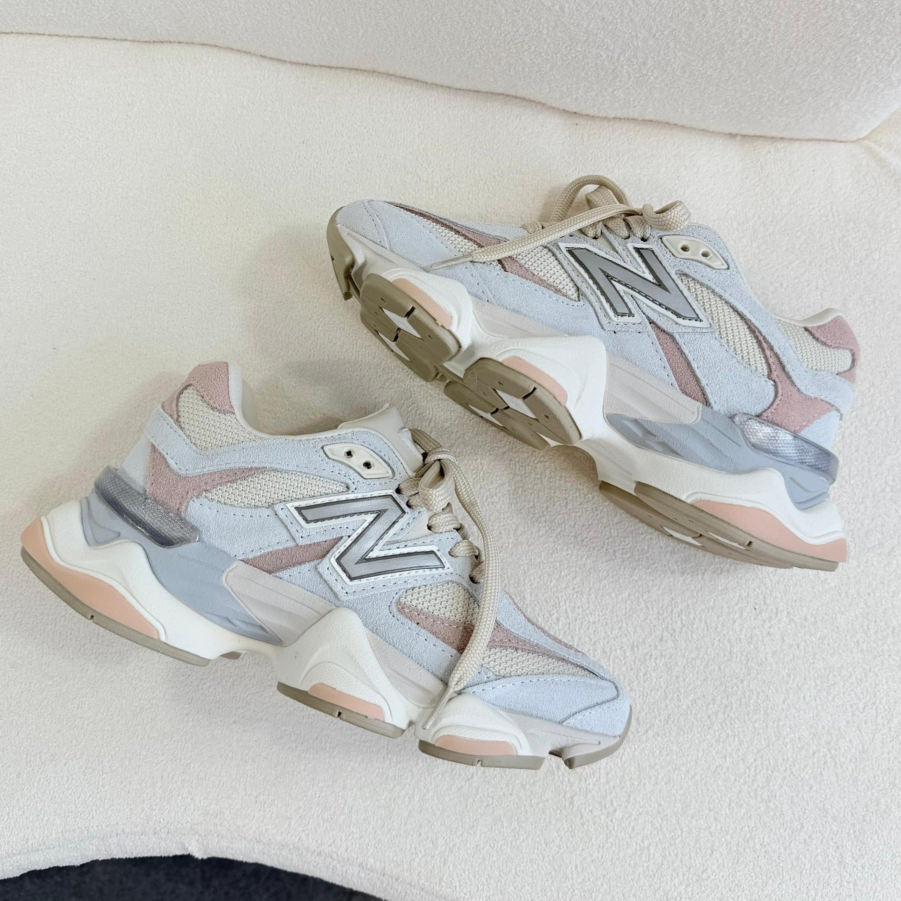 Tênis New Balance 9060 - Cinza / Lilás