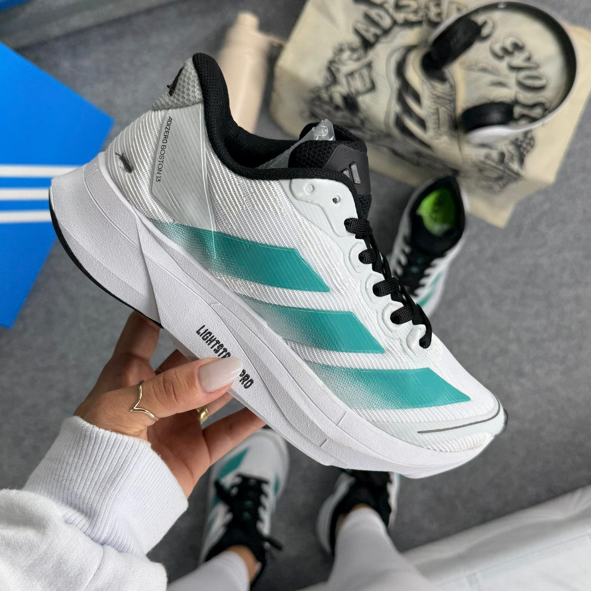 Tênis Adidas Adizero Boston 13 - Branco / Verde Água