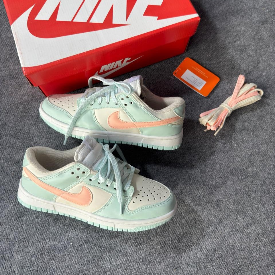 Tênis SB Dunk Low - Barely Green