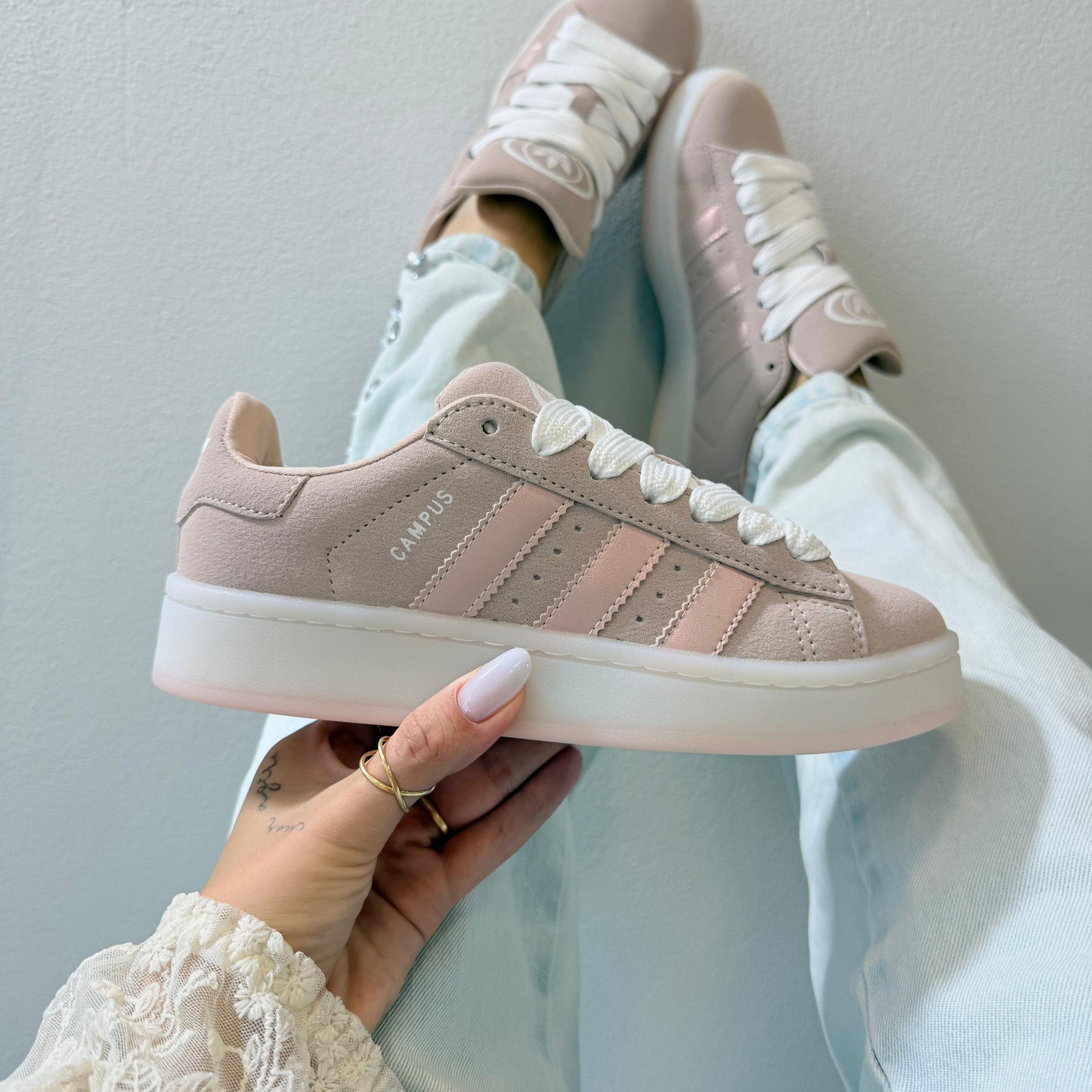Tênis Adidas Campus - Camurça Natural - Flamingo