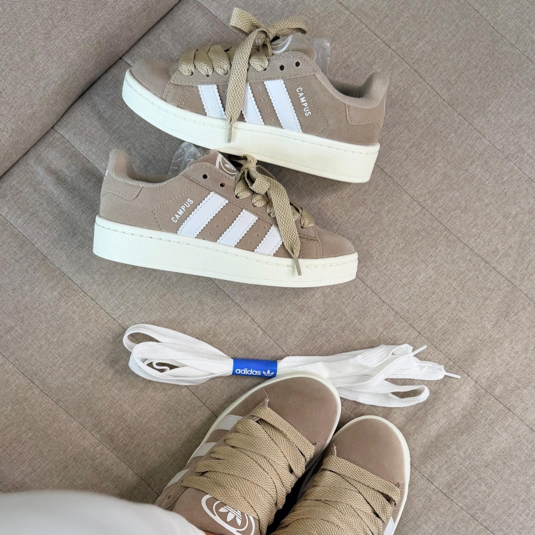 Tênis Adidas Campus - Bege / Branco