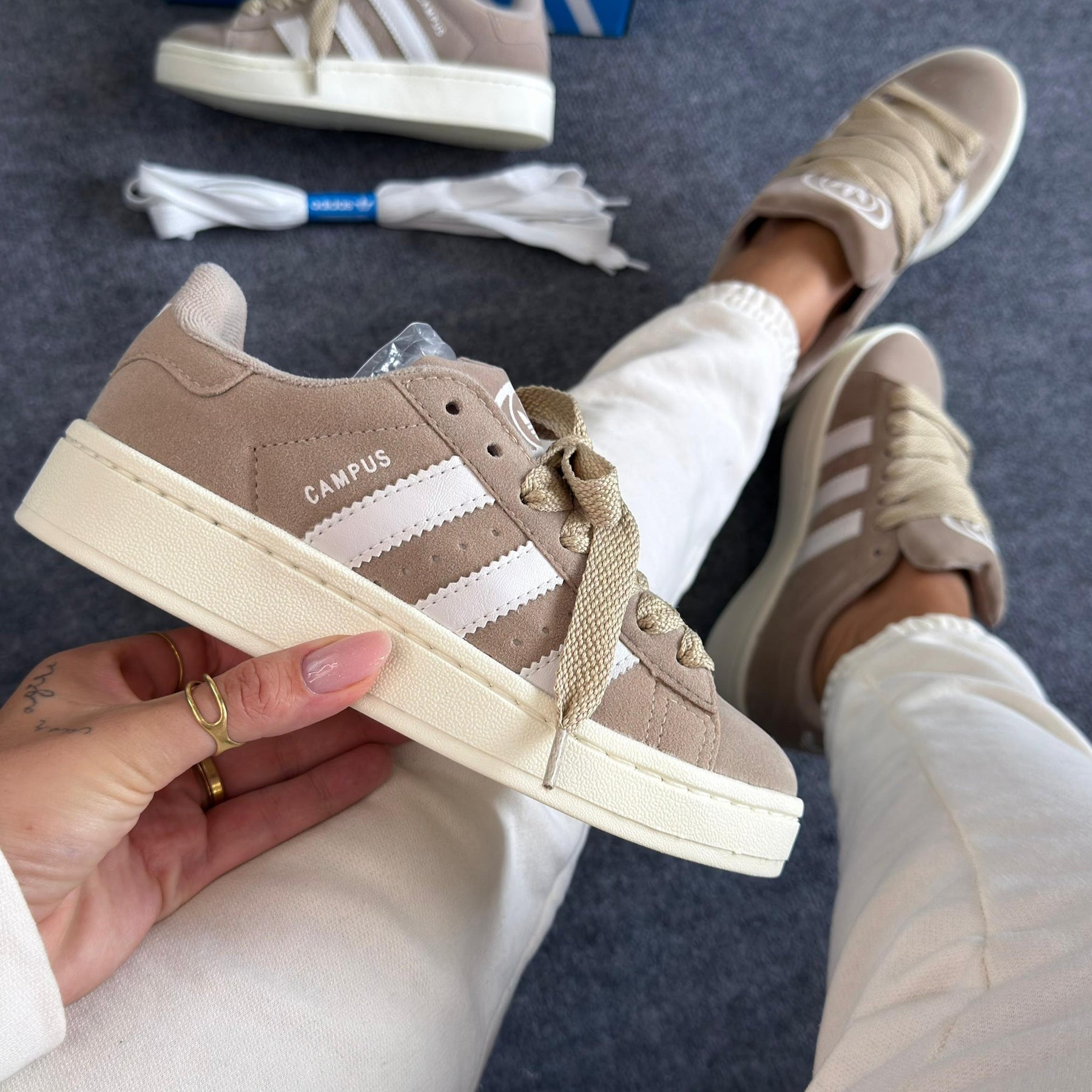 Tênis Adidas Campus - Bege / Branco