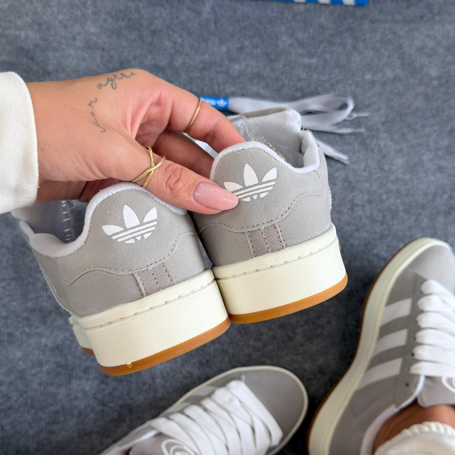 TĂȘnis Adidas Campus - Cinza / Branco
