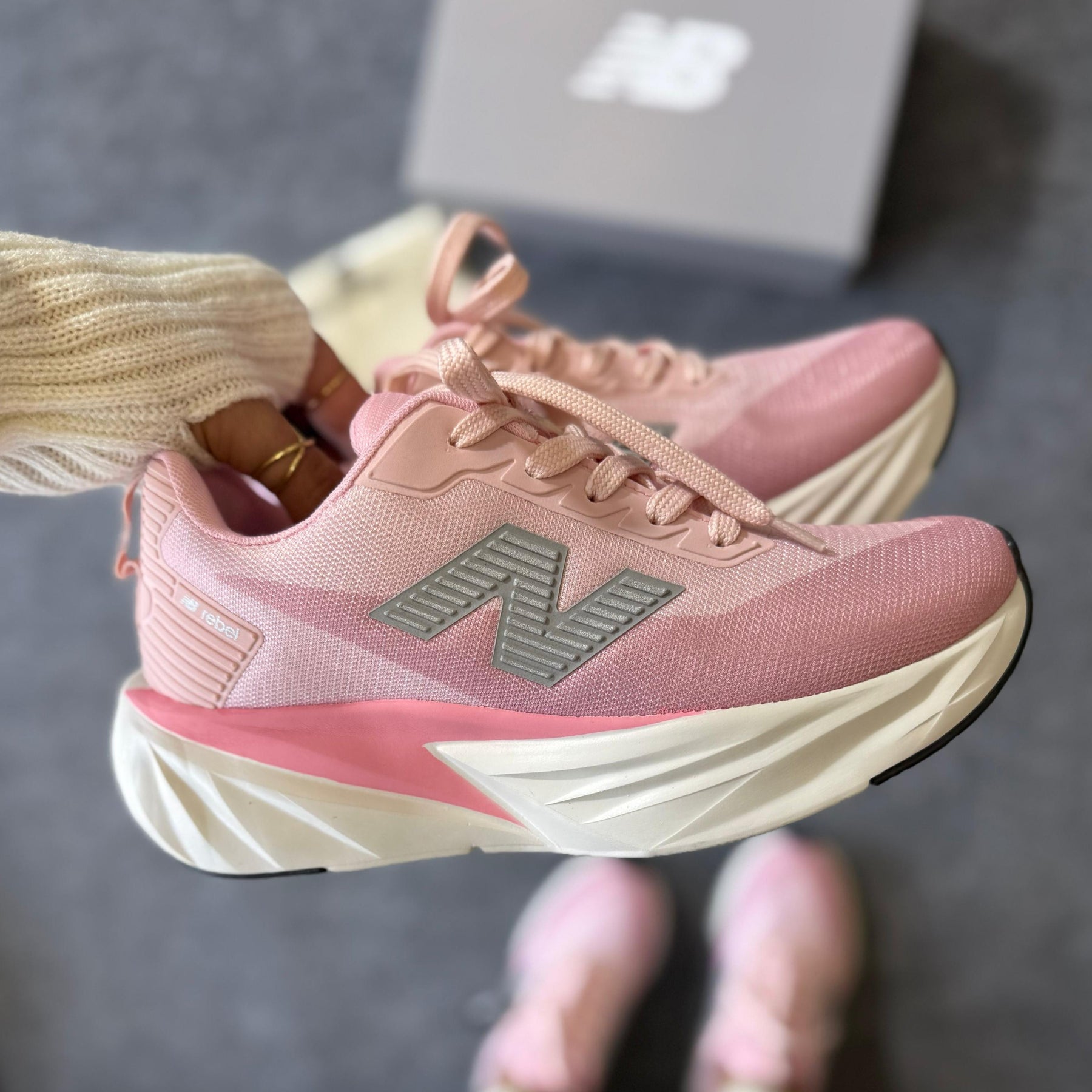 Tênis New Balance Fuellcell Rebel - Rosé