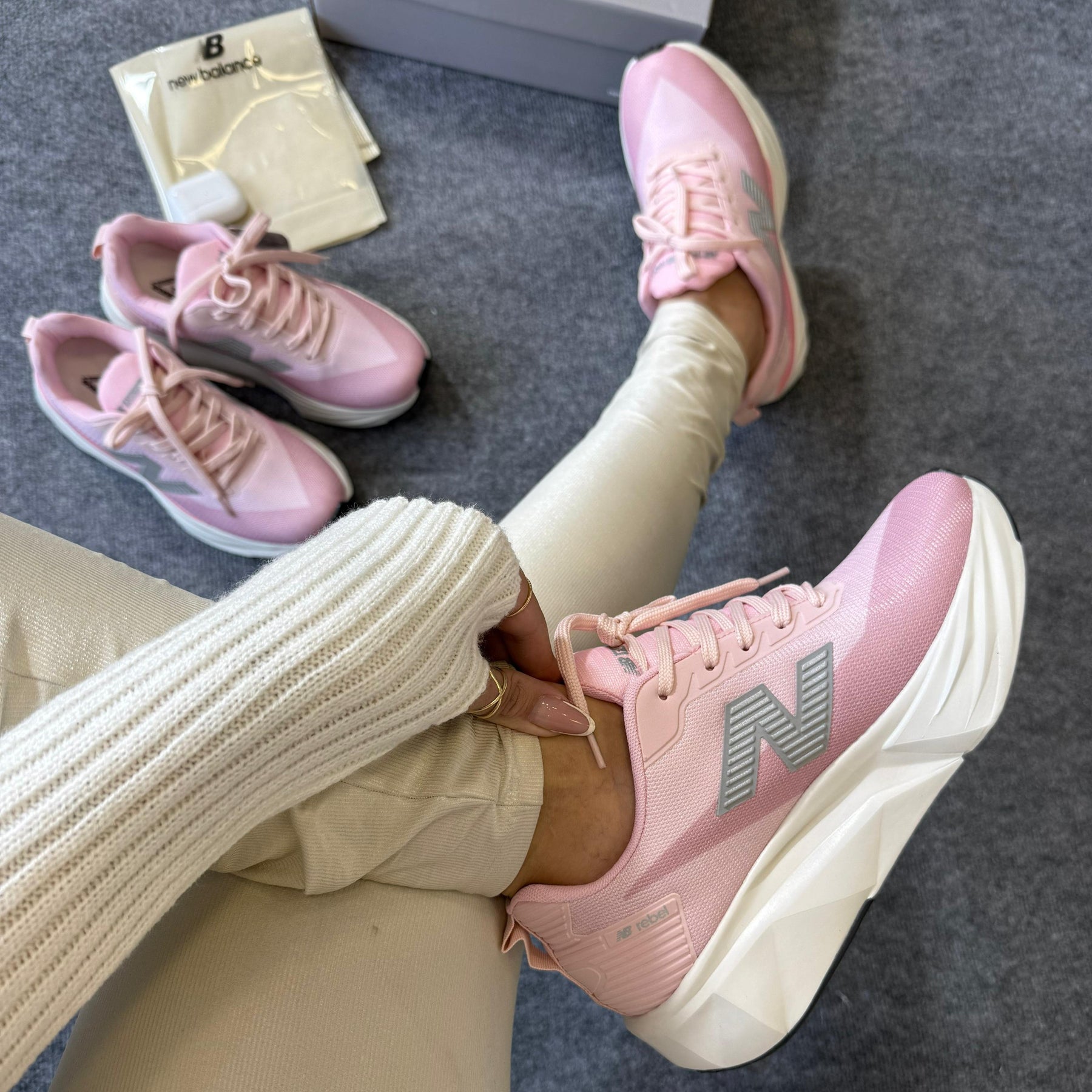 Tênis New Balance Fuellcell Rebel - Rosé