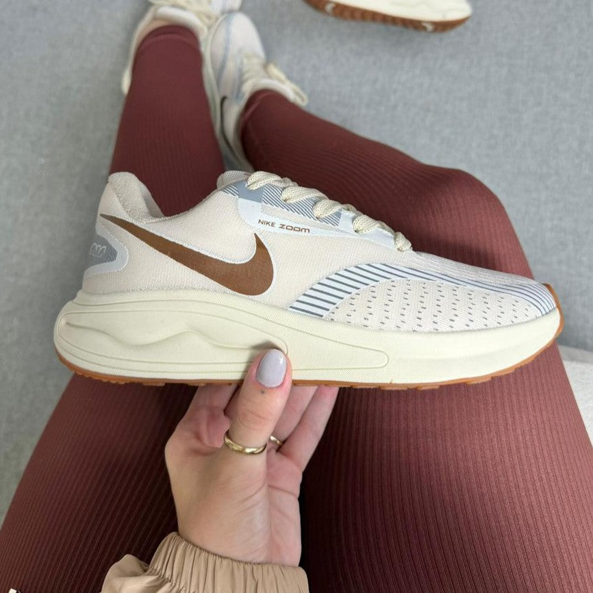 TĂȘnis Nike Air Zoom - Off White / Marrom