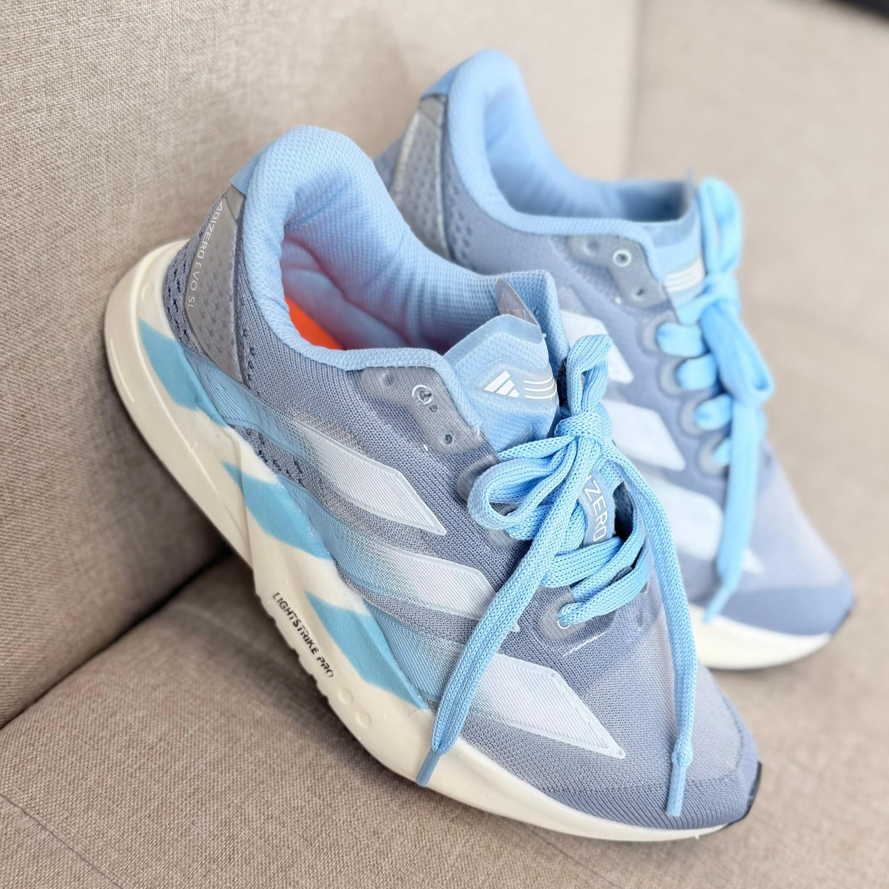 Tênis Adizero Adios Pro 4 - Azul / Branco