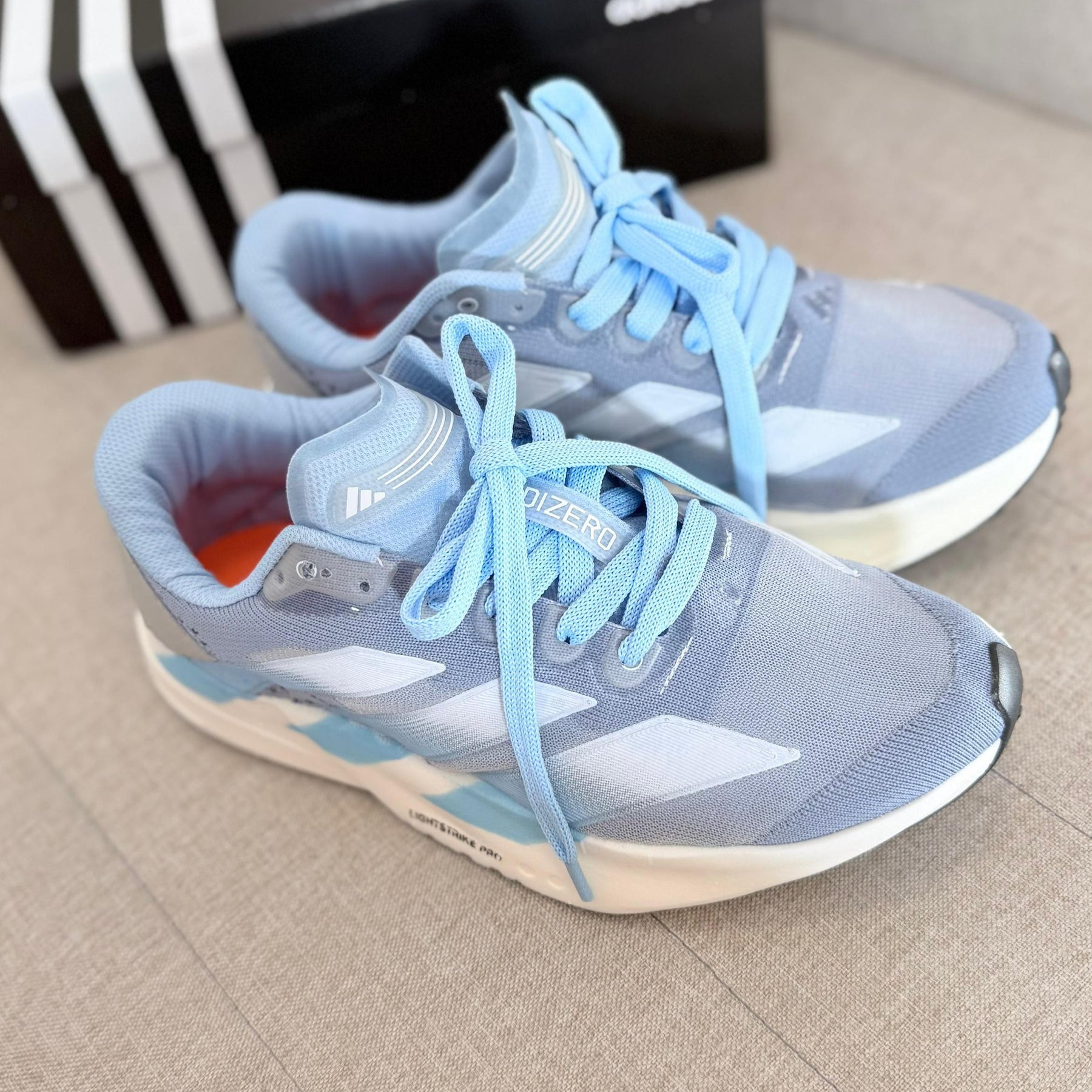 Tênis Adizero Adios Pro 4 - Azul / Branco