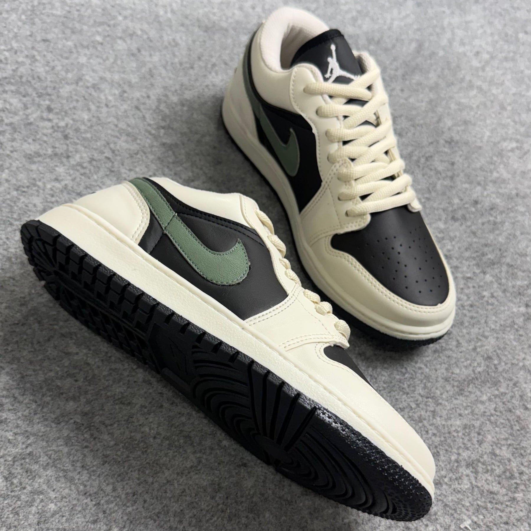 Tênis Nike Jordan Low - Sail / Sesame Black