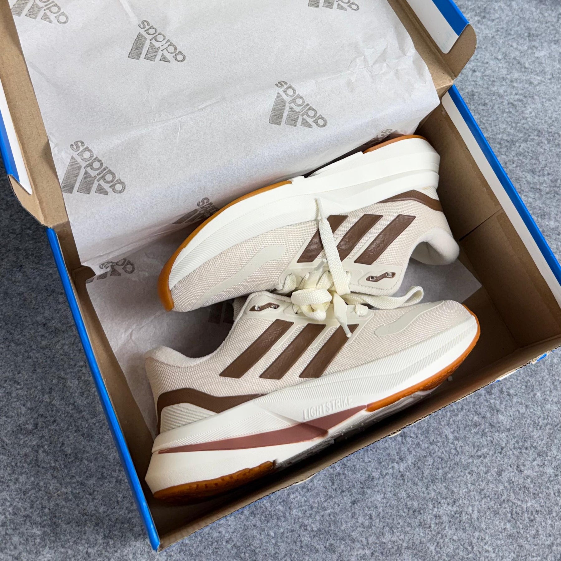 Tênis Adidas Supernova - Off White Marrom