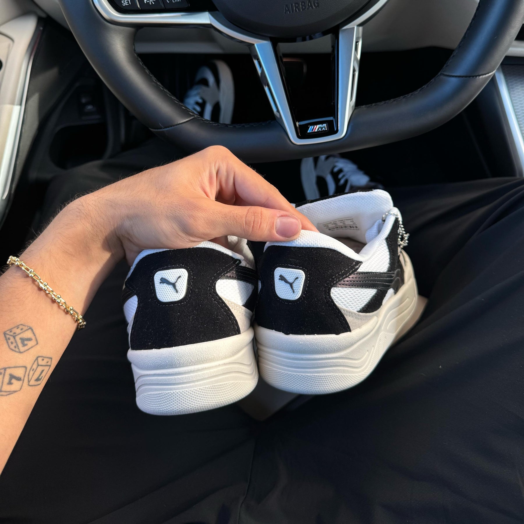 Tênis Puma 180 - Preto / Branco