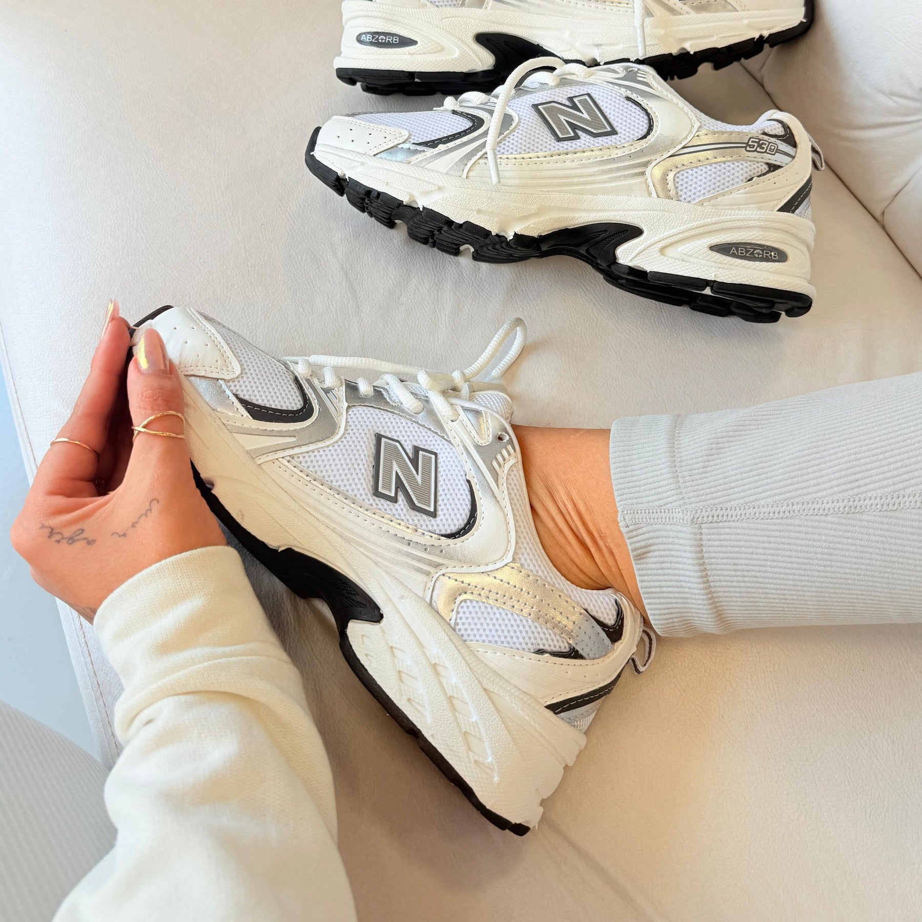 Tênis New Balance 530 Retrô - Branco / Chumbo