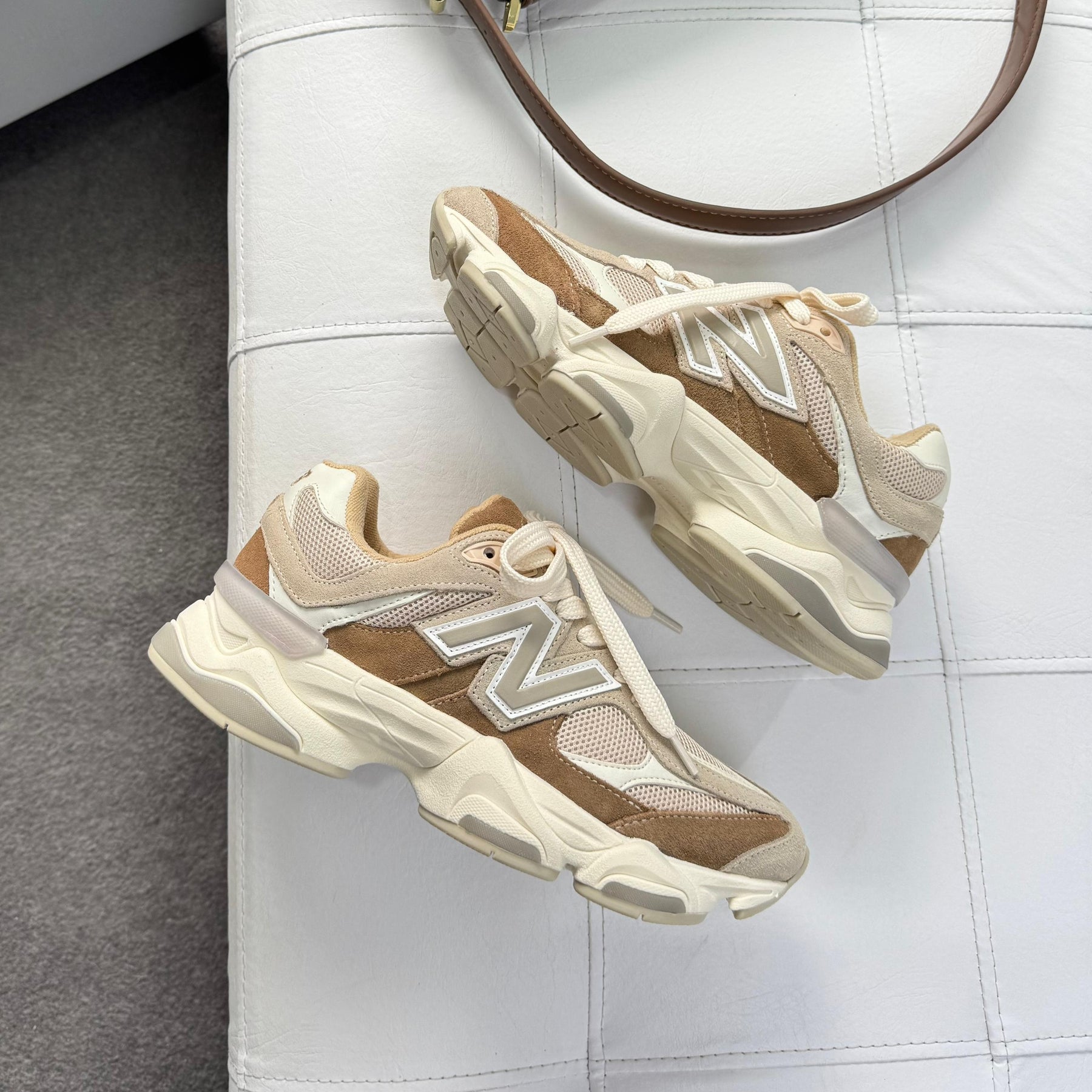 TĂȘnis New Balance 9060 - Off / Caramelo