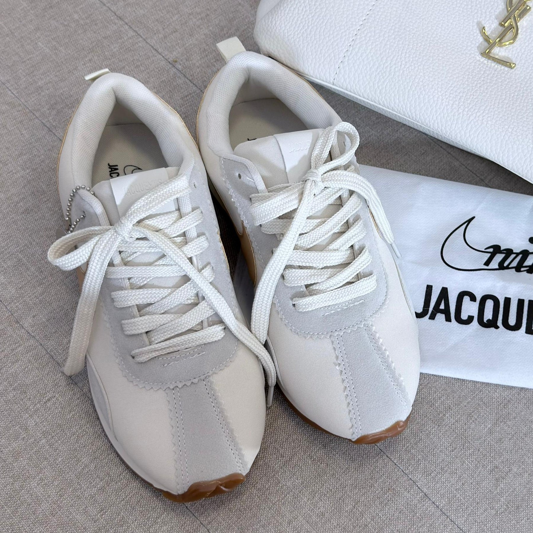 TĂȘnis Nike Jacquemus Alabaster - Off / Palha