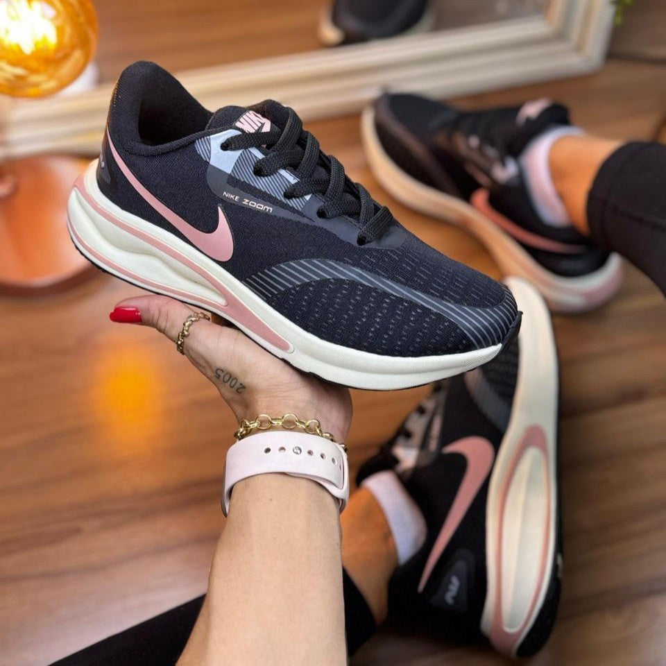 TĂȘnis Nike Journey - Preto / Rosa