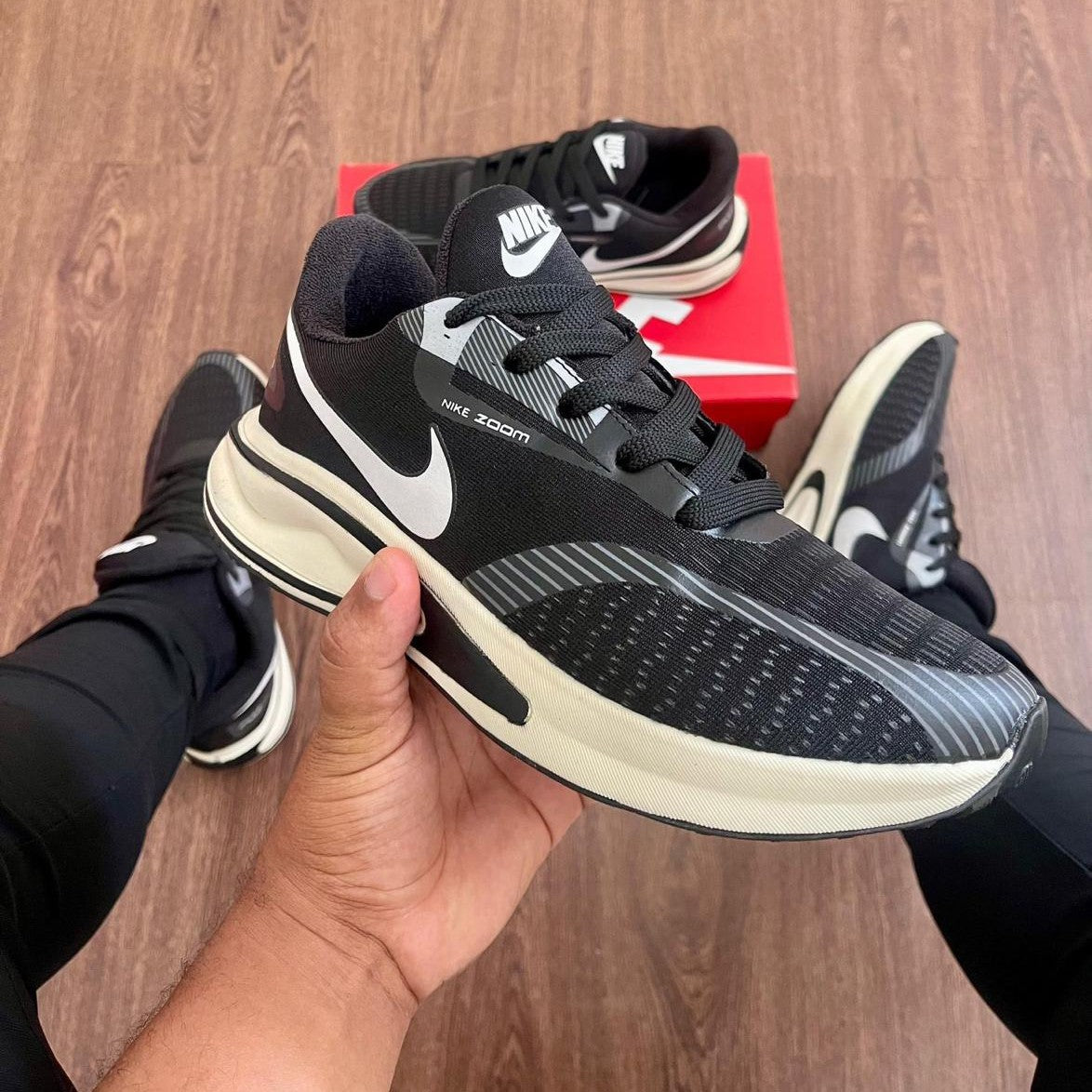 TĂȘnis Nike Journey - Preto / Branco