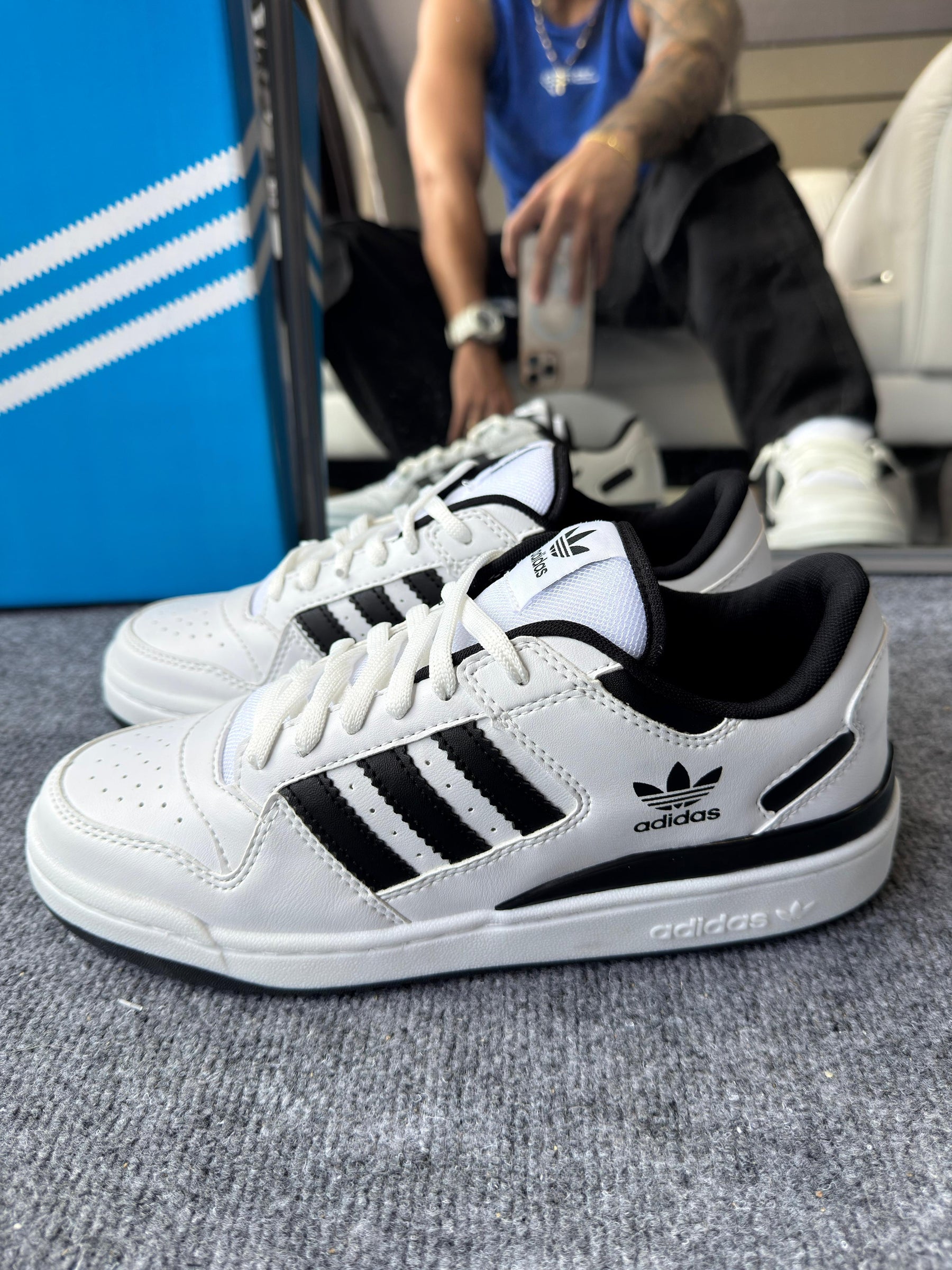 TÊNIS Adidas Fórum Low 00s - Branco / Preto