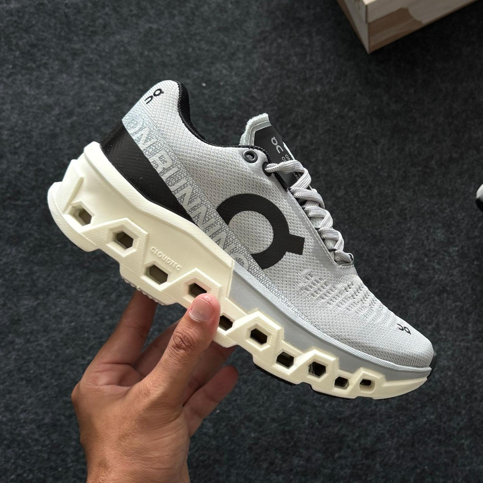 Tênis On Cloud Running - Cinza / Prata