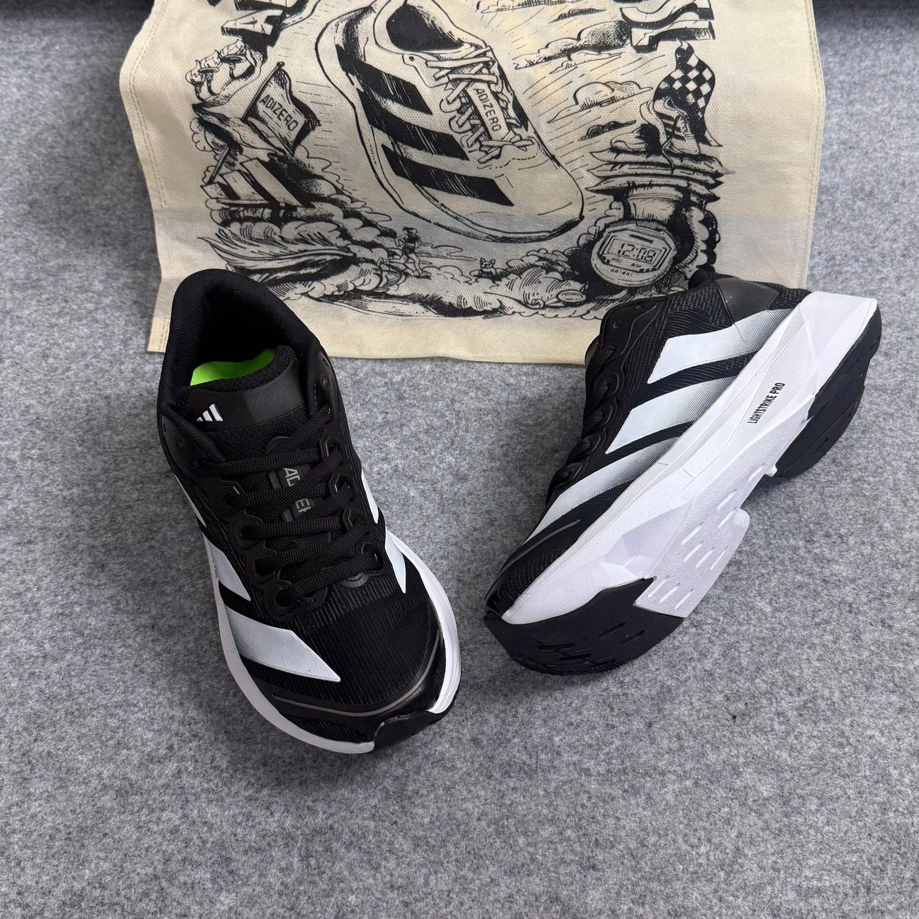 Tênis Adidas Boston 13 - Preto / Branco