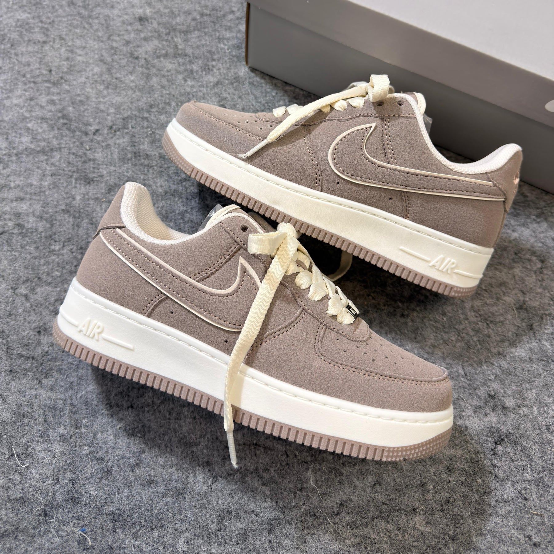 Tênis Air Force Nobuk - Antílope / Off White