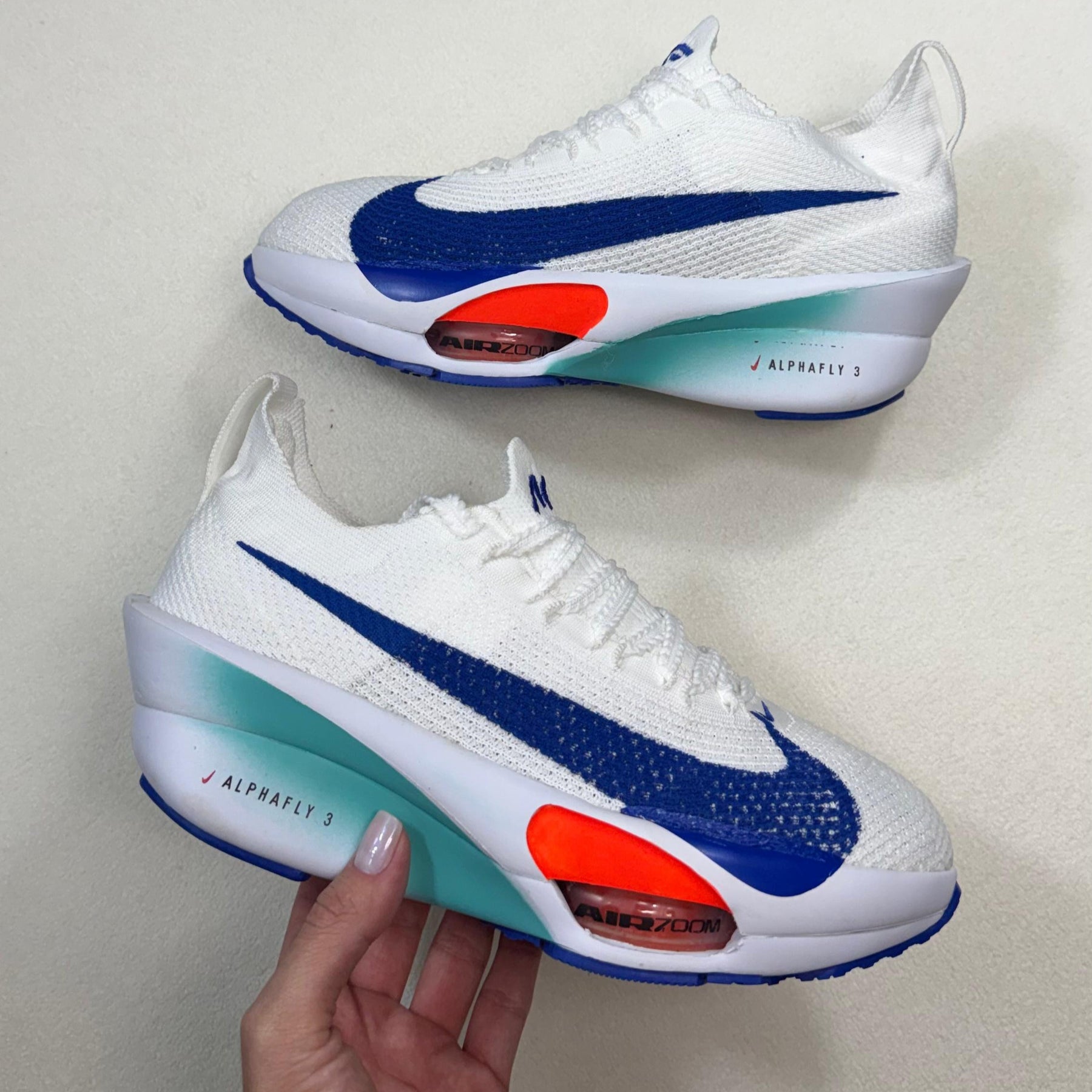 Tênis Nike Aphafly 3 - Branco / Azul / Laranja