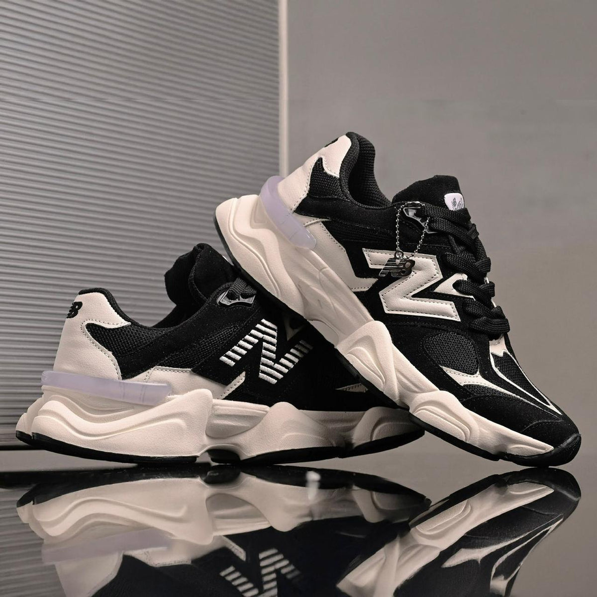 Tênis New Balance 9060 - Preto / Branco