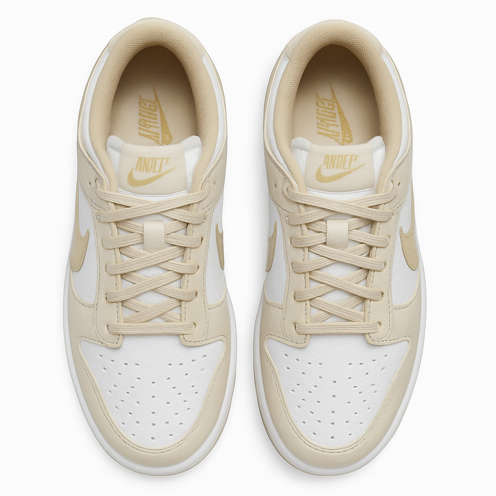 Tênis SB Dunk Low - Metallic Gold