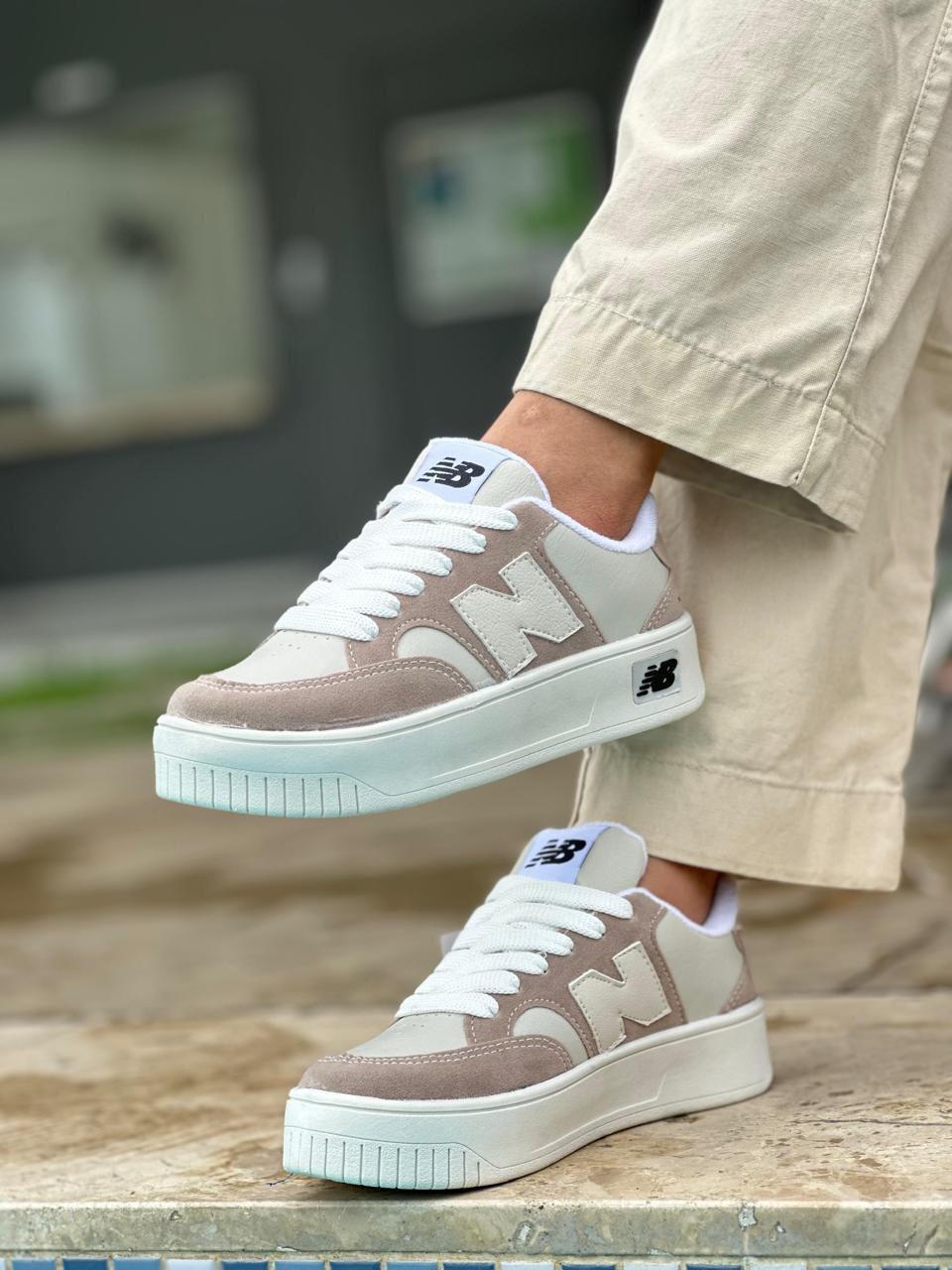 New Balance Platform - Bege