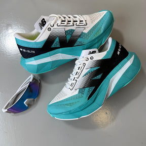 Tênis New Balance FuelCell Rebel v4 - Azul / Branco