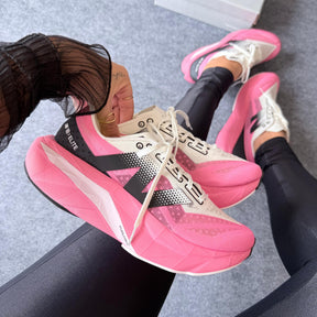 Tênis New Balance FuelCell Rebel v4 - Rosa / Branco
