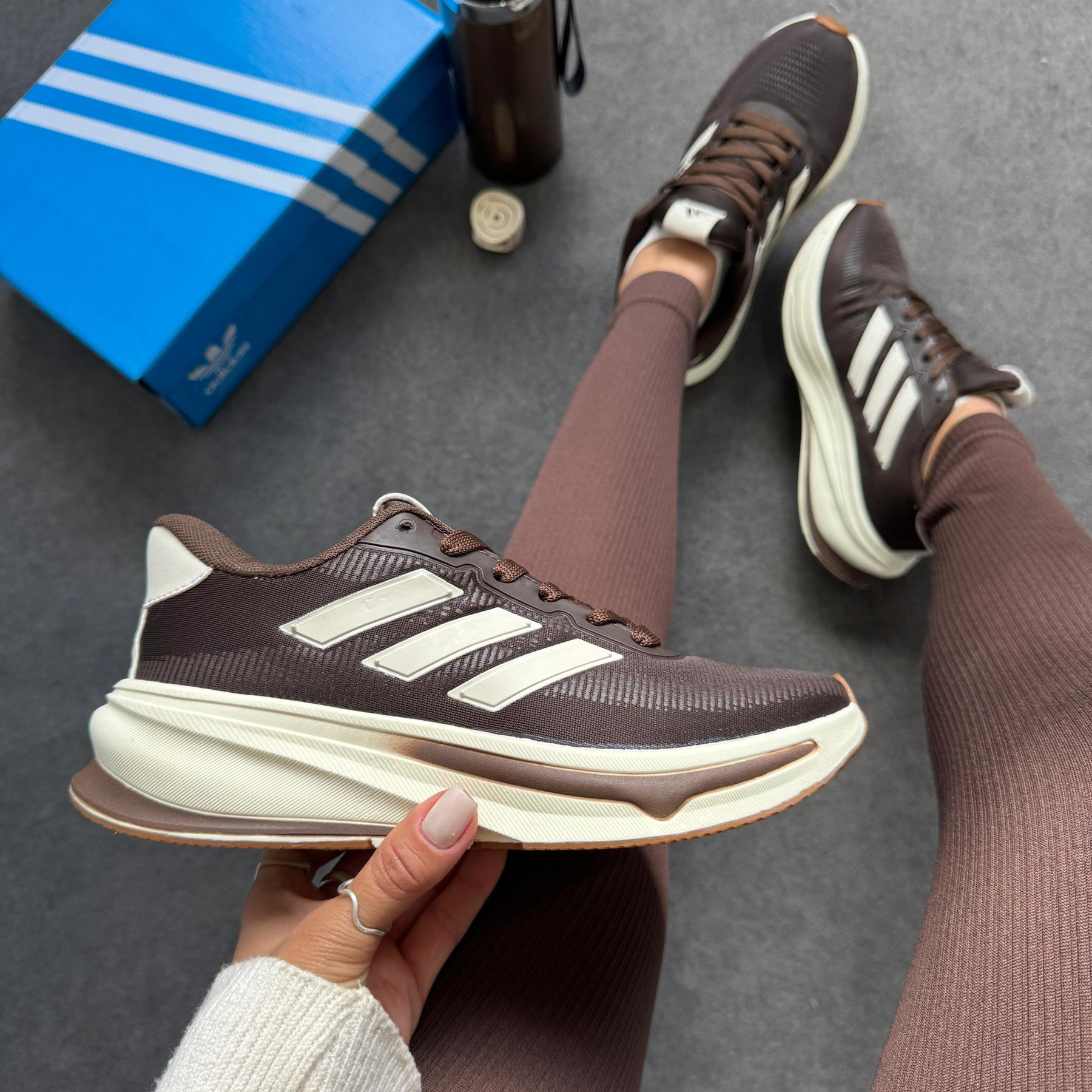 Tênis Adidas Supernova - Café
