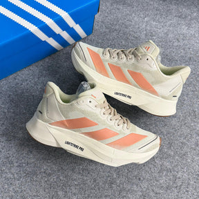 Tênis Adidas Boston 13 - Areia / Salmão