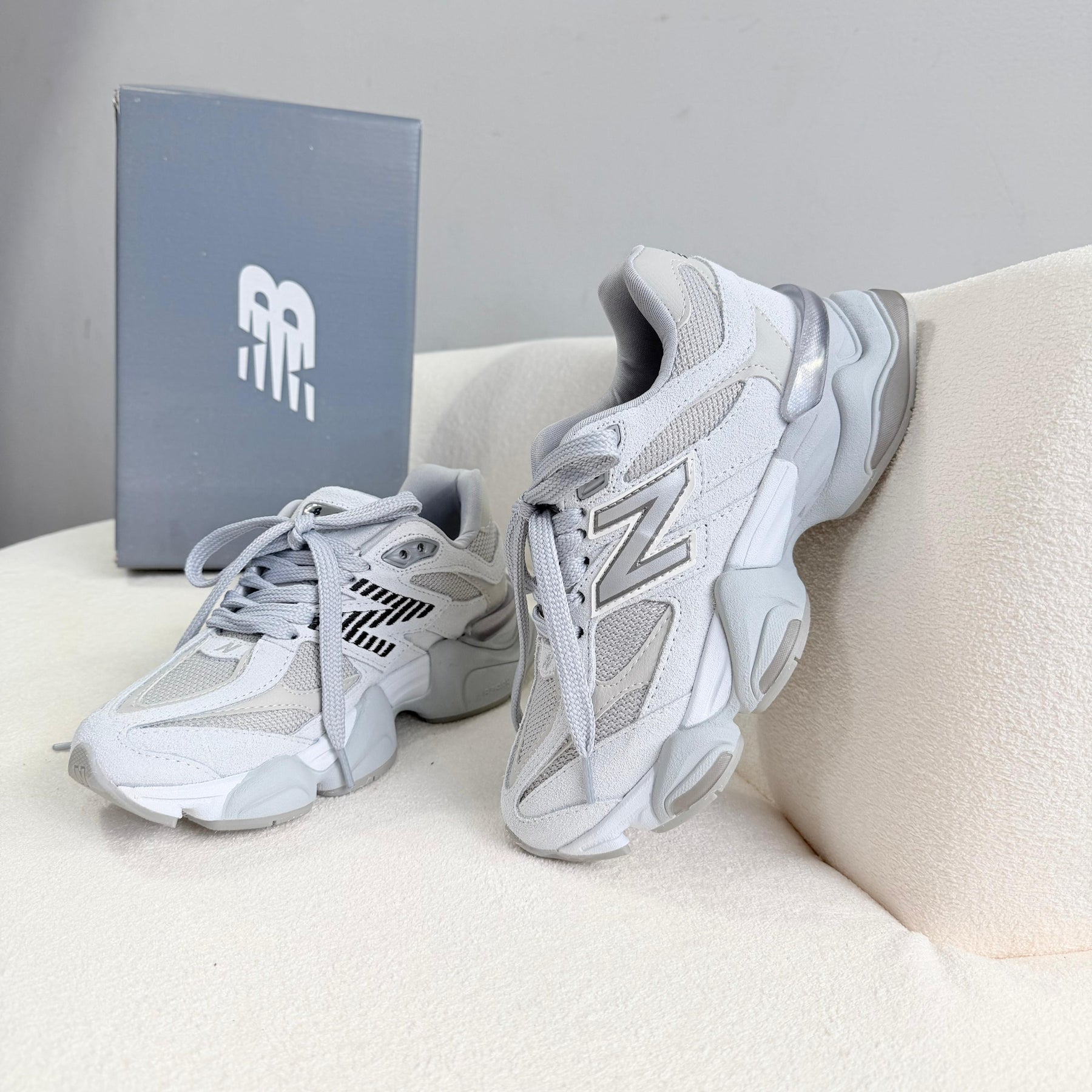 Tênis New Balance 9060 –  Cinza