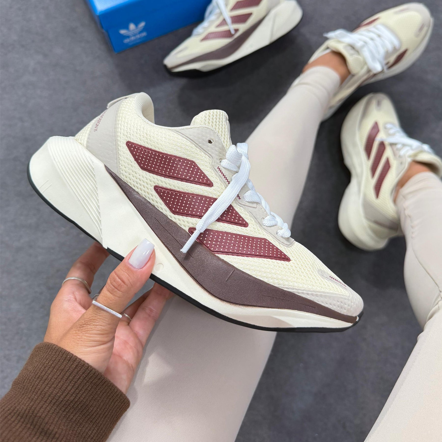 Tênis Adidas Adizero Bonton 11 - Bege - Marrom
