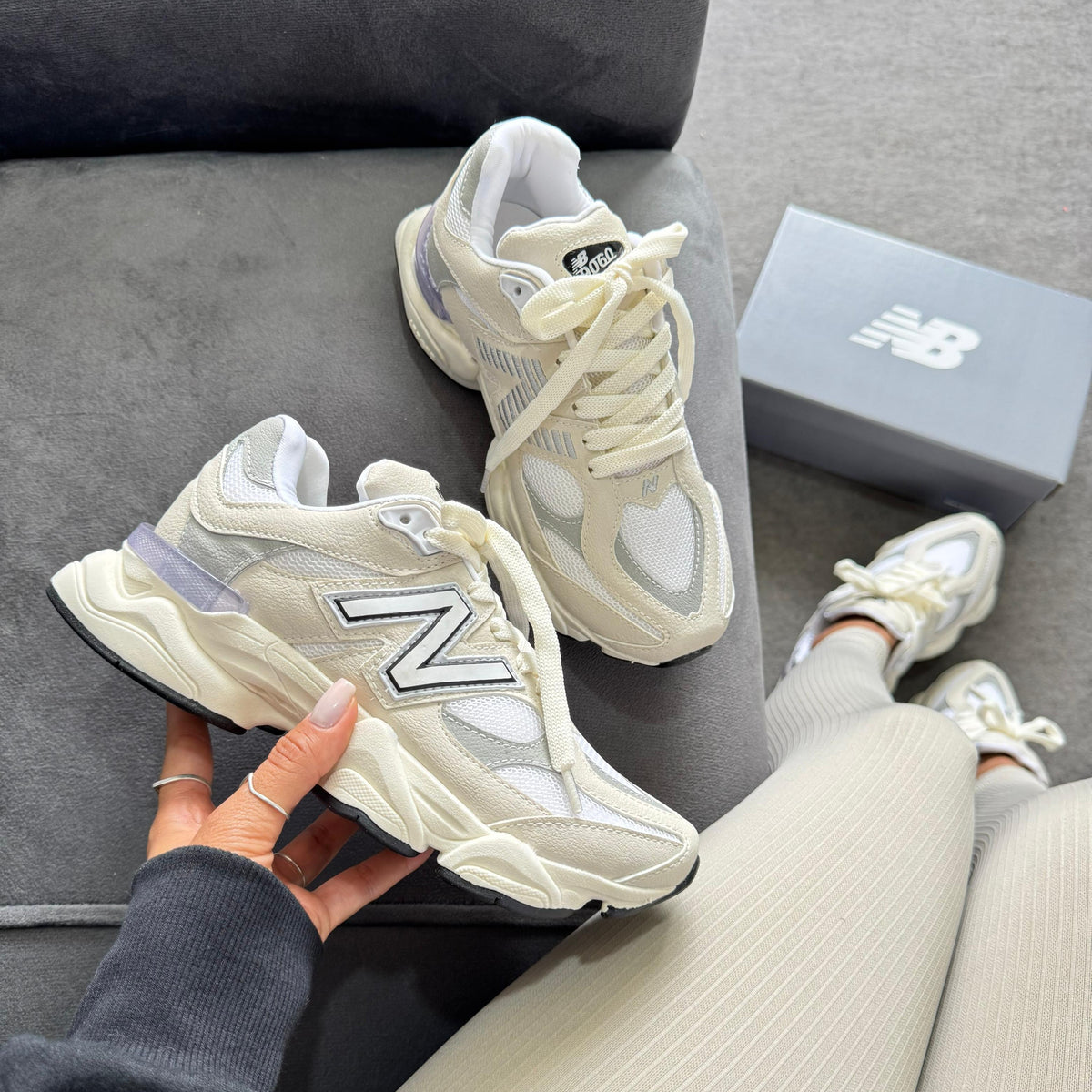 Tênis New Balance 9060 - Branco / Bege