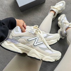 Tênis New Balance 9060 - Branco / Bege