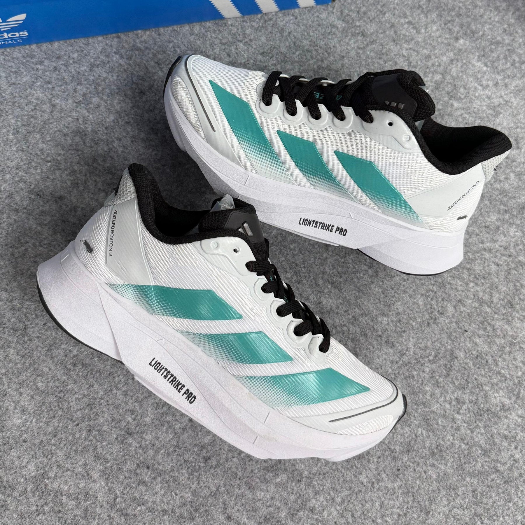 Tênis Adidas Adizero Boston 13 - Branco / Verde Água
