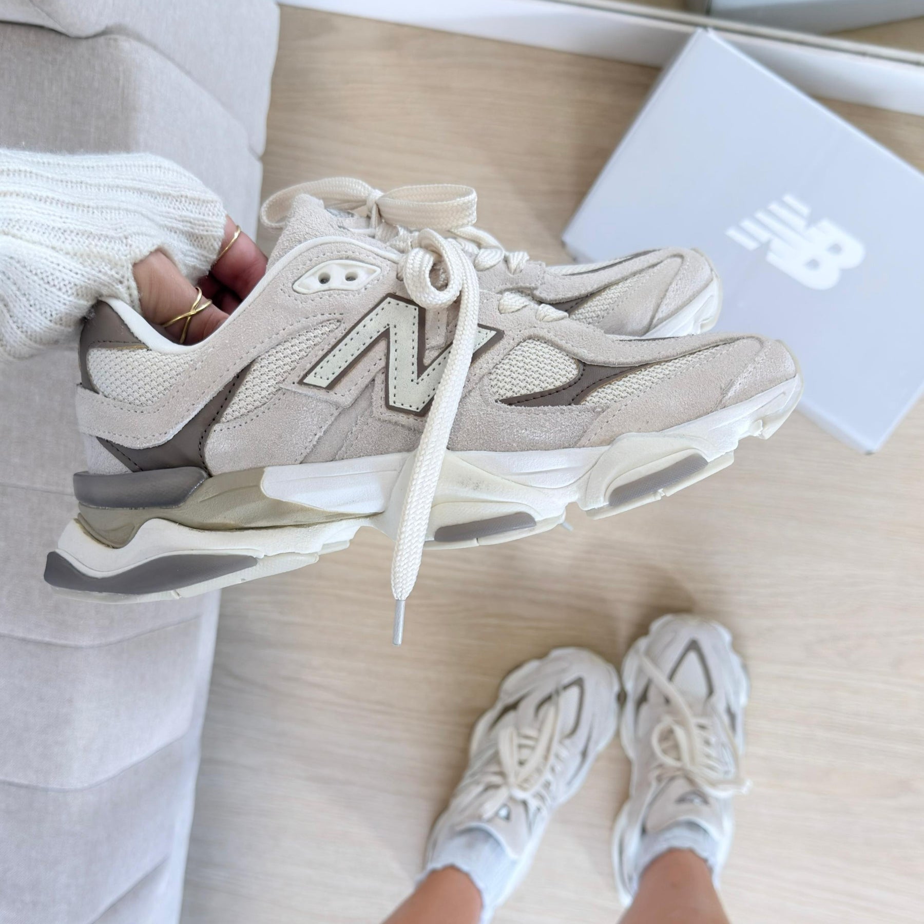 Tênis New Balance 9060 - Off White / Nude