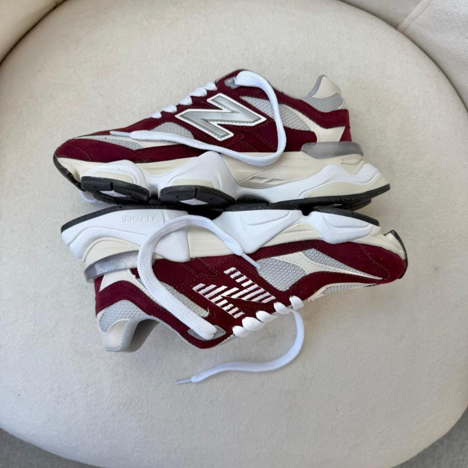 Tênis New Balance 9060 - Bordô