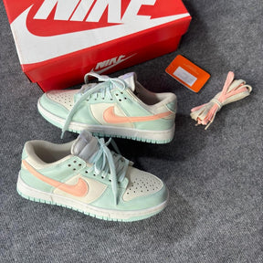 Tênis SB Dunk Low - Barely Green